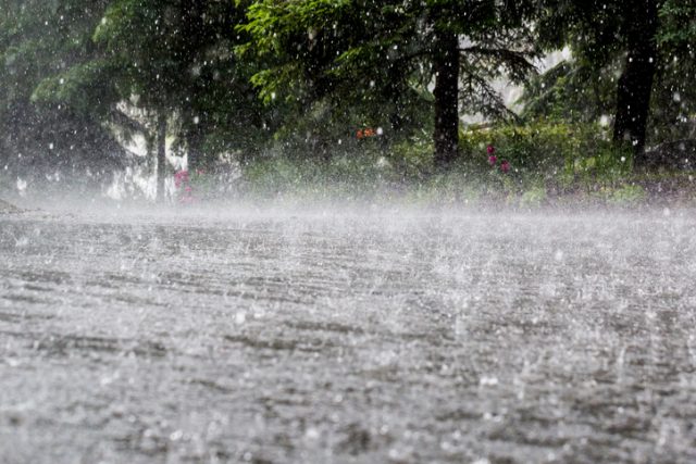 Tiempo-RD: vaguada seguirá dejando lluvias y tronadas sobre el país