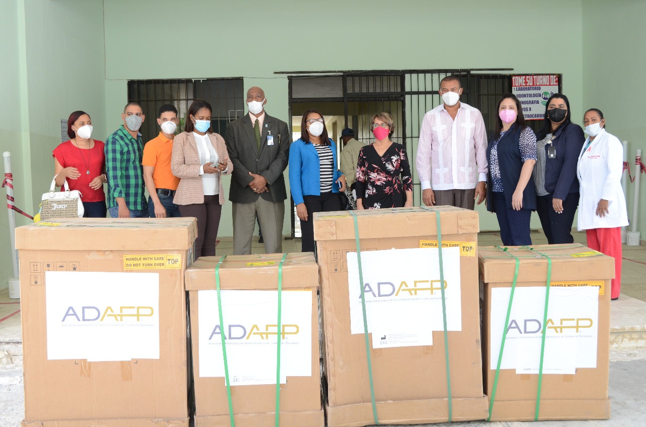 La (ADAFP) dona ventiladores a hospitales en El Seibo para tratar Covid-19
