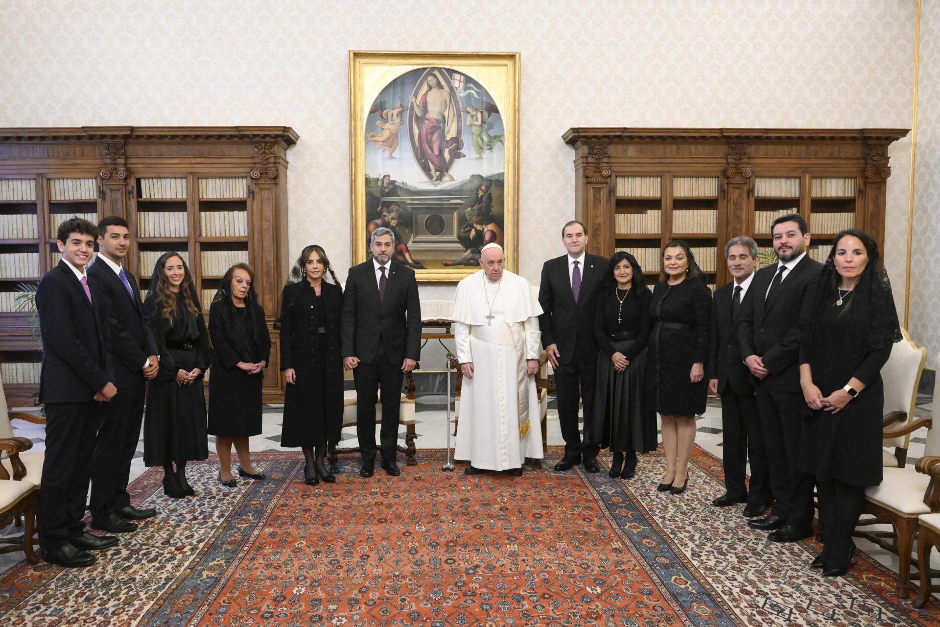 Abdo Benítez: El papa denomina a las paraguayas 